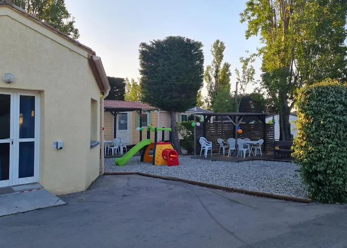 Кемпинг Mobilhome Au Les Salins De La Gardiole Ex Europe Вик-ла-Гардьоль
